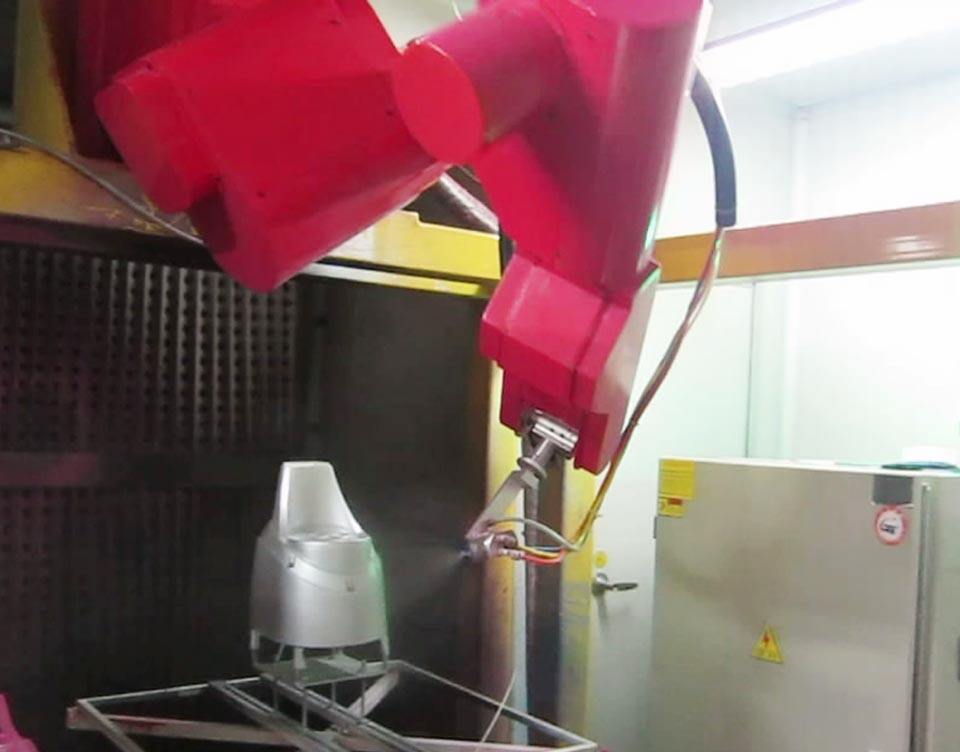 料(liao)理機外殼自動噴漆機器人